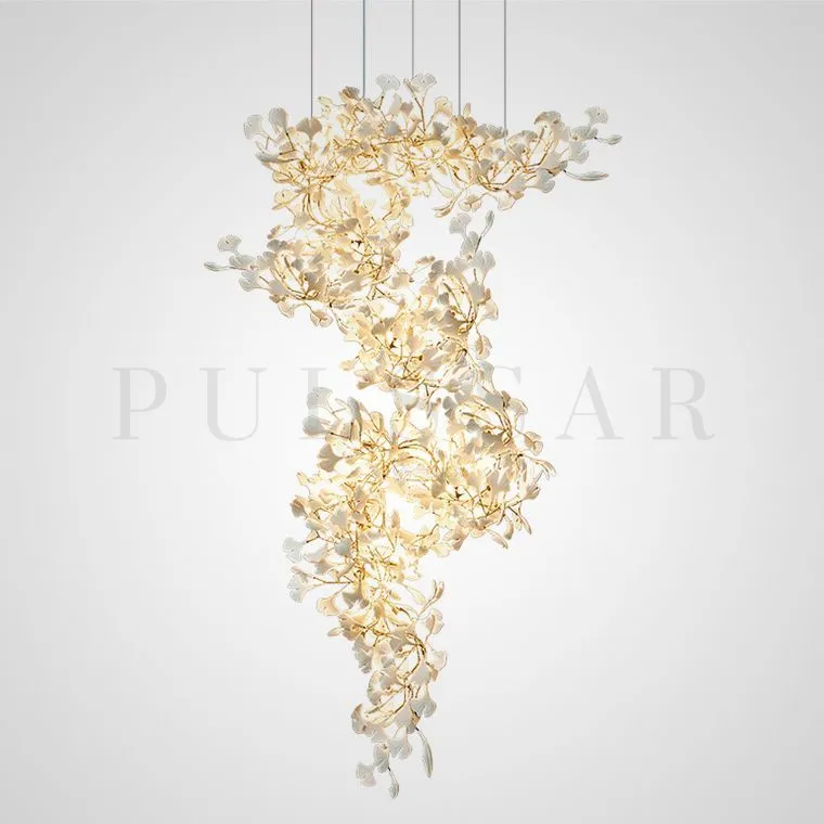 Светильник потолочный в интерьере: подвесная люстра с асимметричной конструкцией и металлическим каркасом