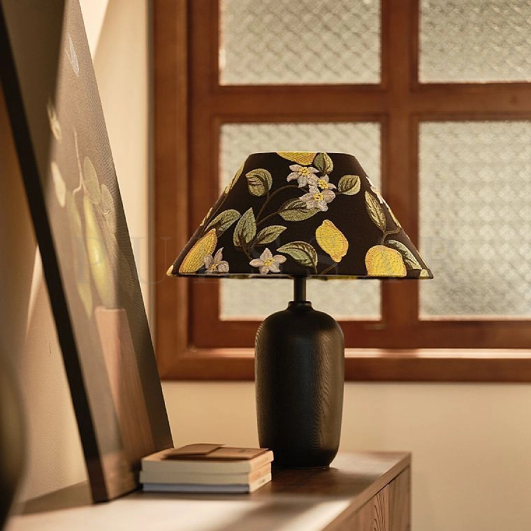 Виды настольных ламп — модель для гостиной с абажуром и тёплым светом 2700К для создания уюта