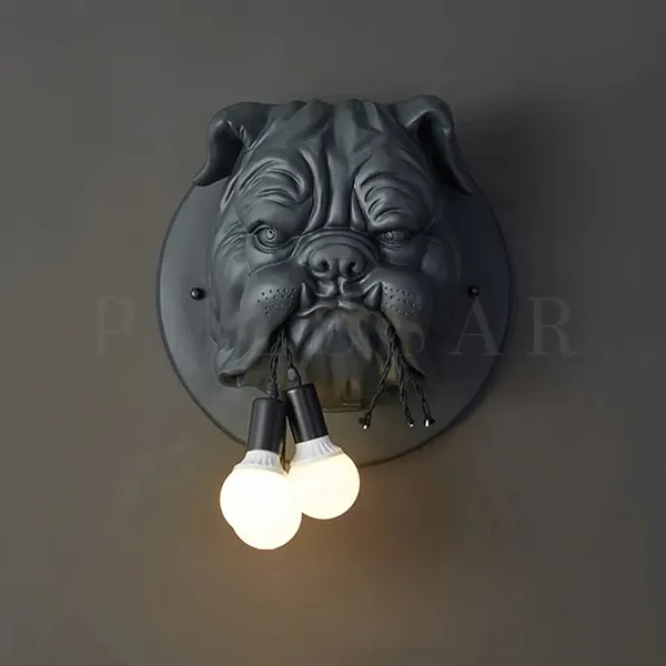 Бра Buldog для подарка мужчине: морда бульдога, удерживающая несколько лампочек. Дерзкое и модное освещение для тех, кто любит смелый дизайн и брутальные детали. Подойдет как подарок-сюрприз на 23 февраля, новый год, день рождения ТОП-10 необычных дизайнерских светильников — идеальный подарок для мужчины