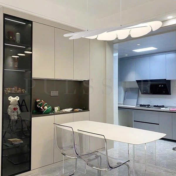 Реечная люстра SACHA