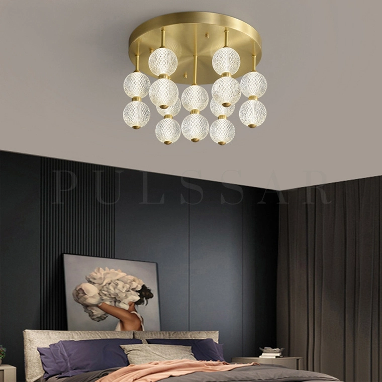 Дизайнерский свет для спальни Люстра для спальни Cara — пример освещения в спальне с натяжным потолком