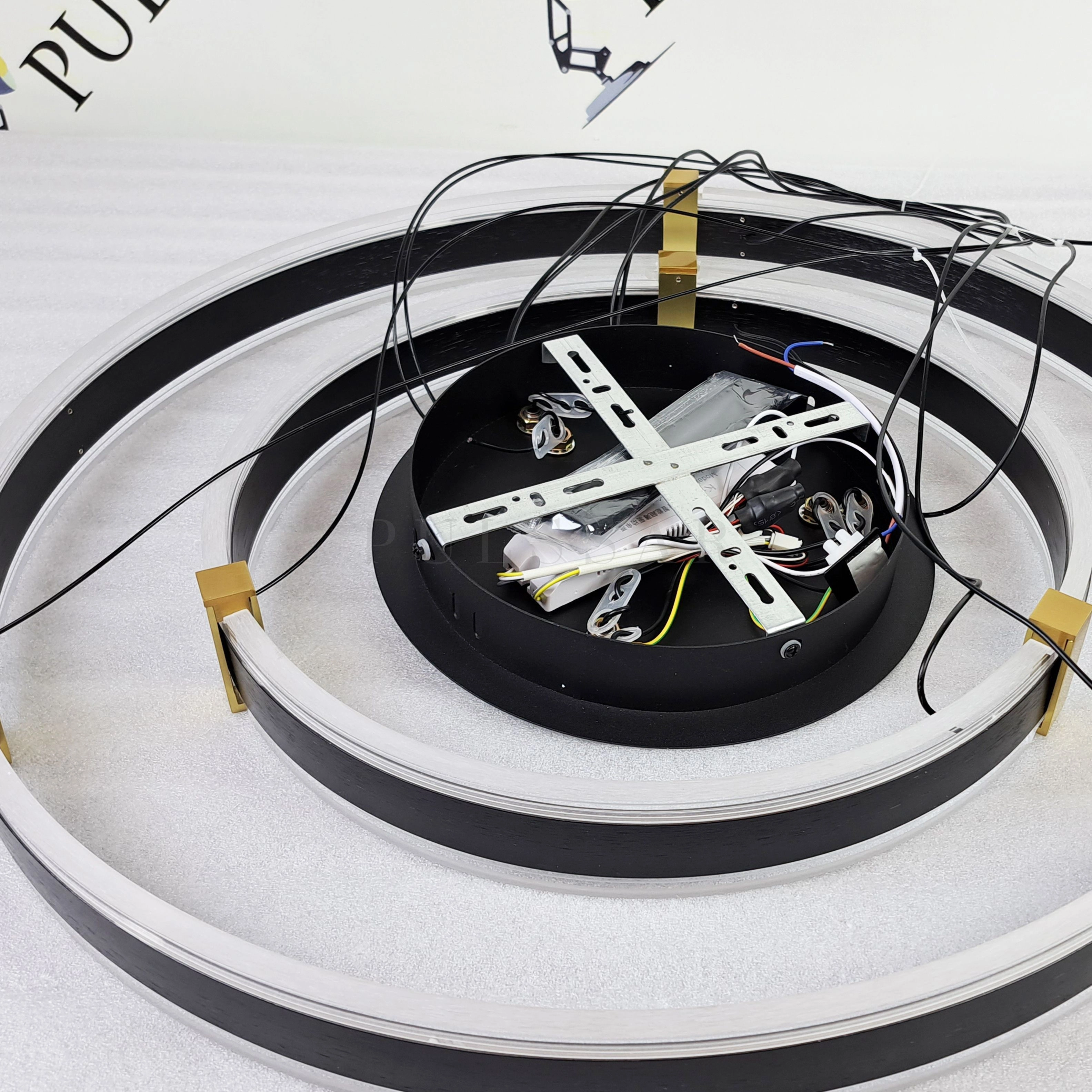 Кольцевая люстра ALMER B