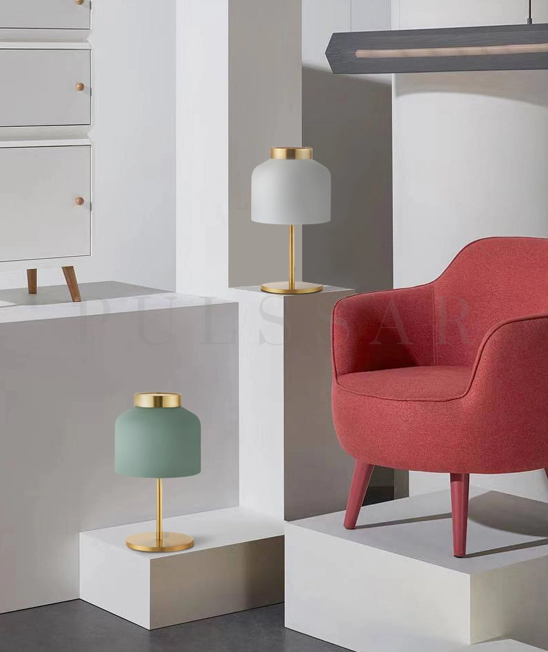 Настольная лампа REIT