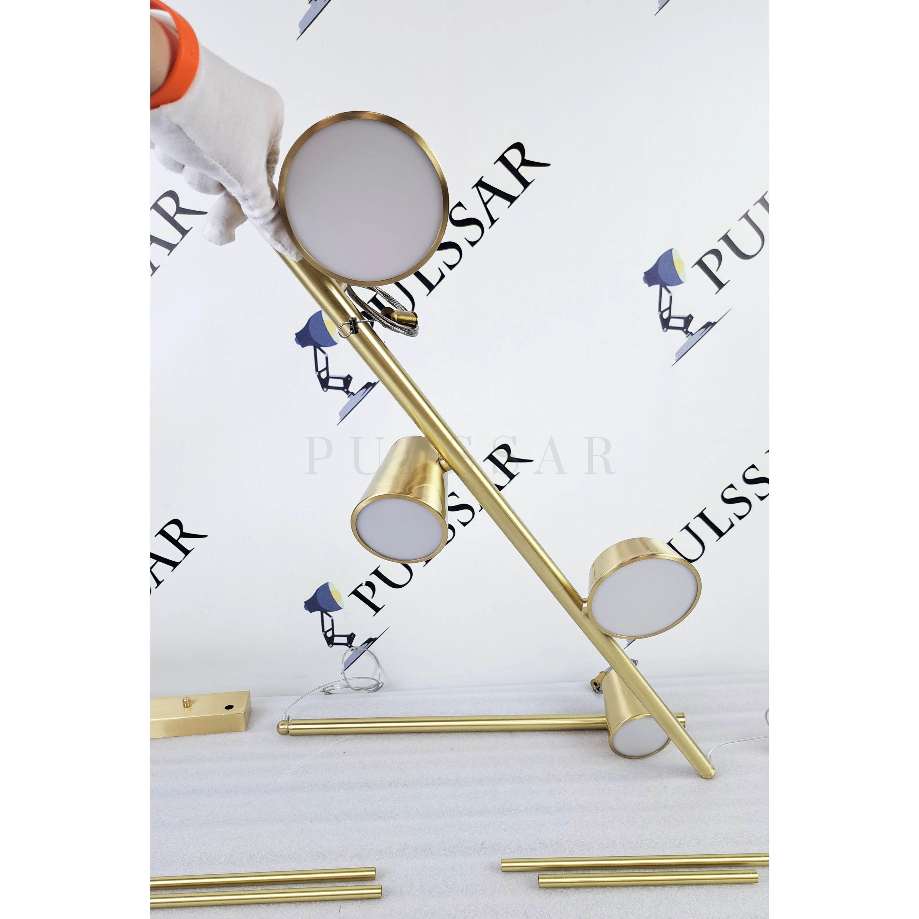 Реечная люстра TOIVOLA