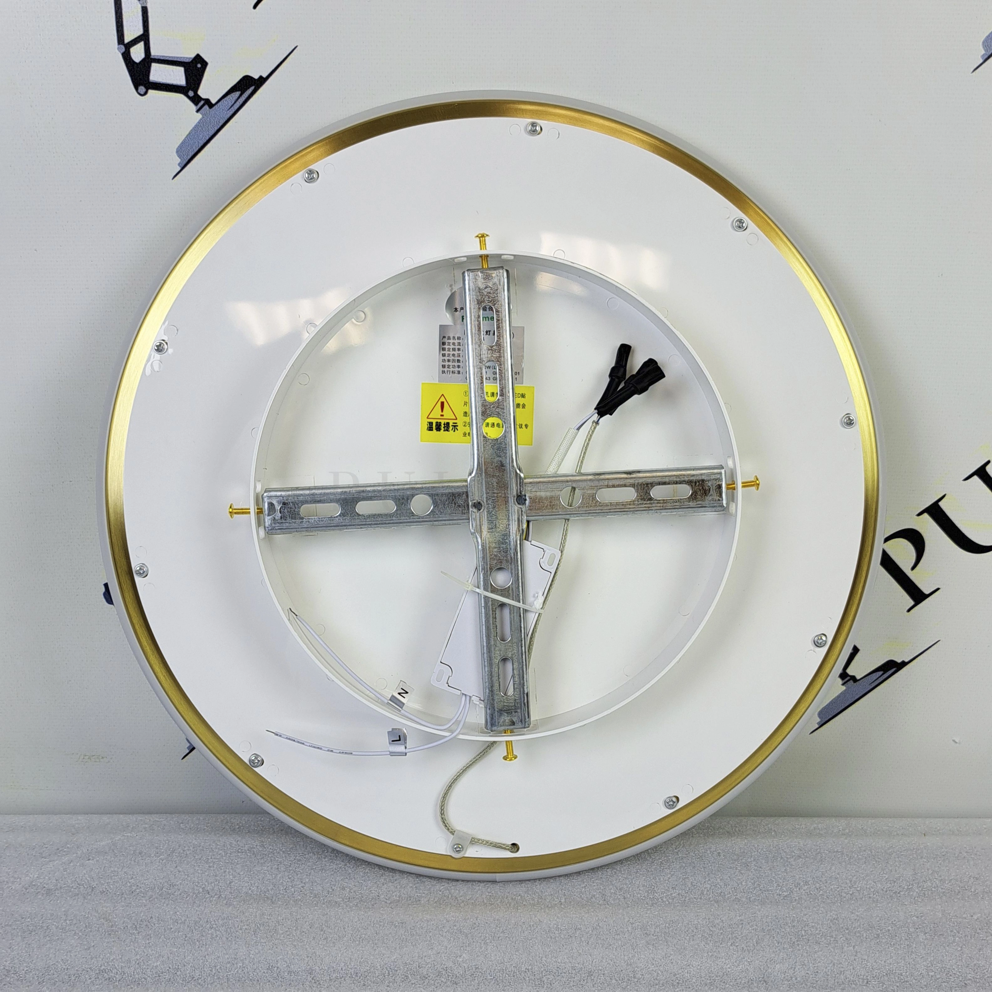 Потолочный светильник TALA