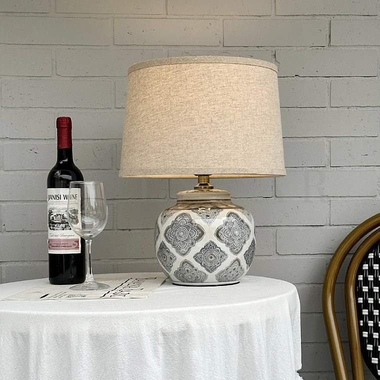 Настольная лампа HAGINURI