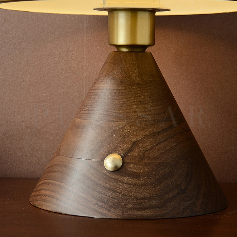 Настольная лампа TOTH